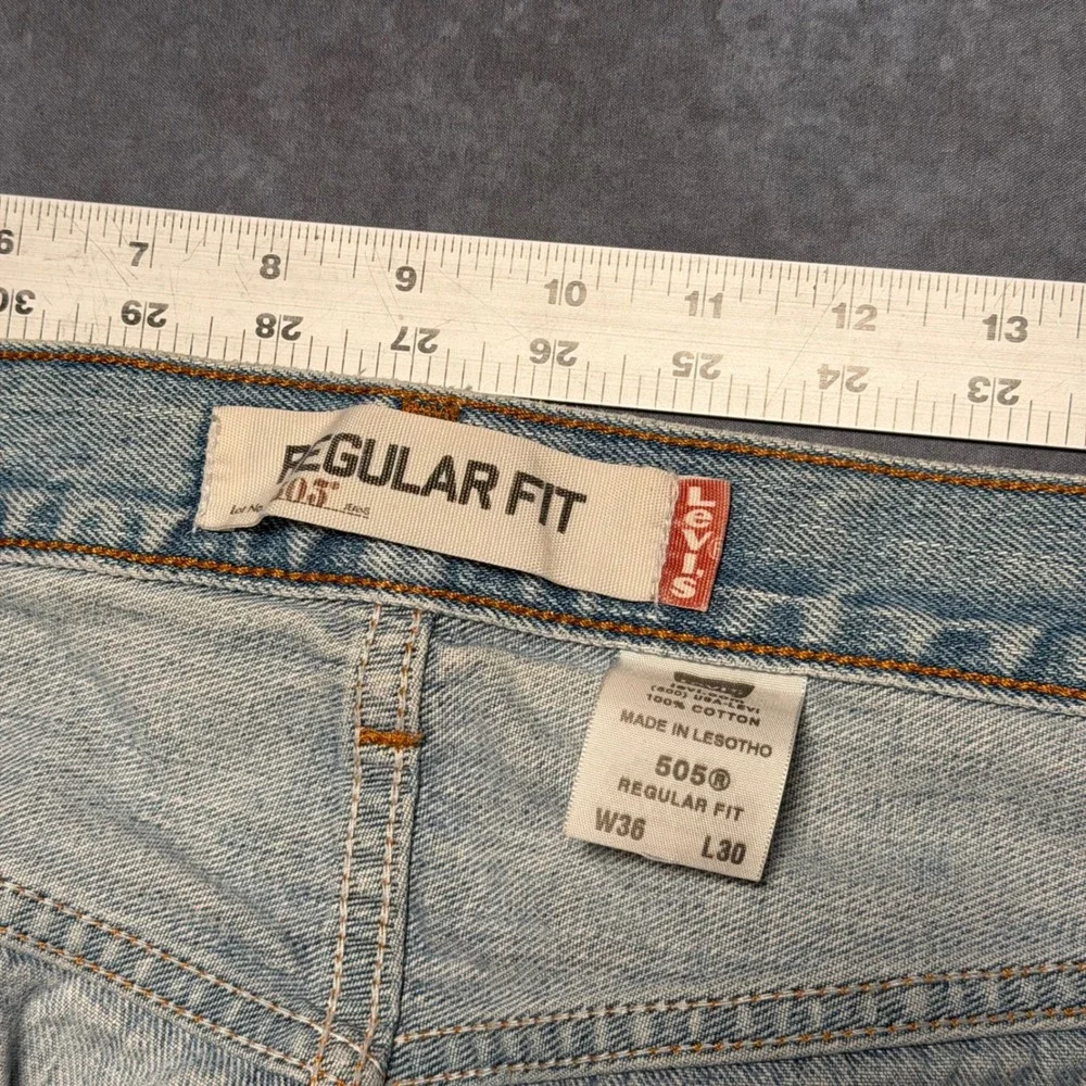 Vintage Levi's 505 Jeans Mens W36 L30 Regular Fit Light Wash‎ Denim Pants